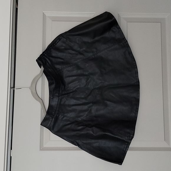 H&M Leather Aline Circle Skater Skirt in Black size 8 - Picture 2 of 6